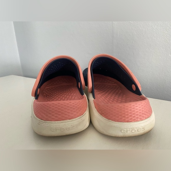 Navy Blue/Pink Crocs US Women’s 6 - Picture 5 of 7